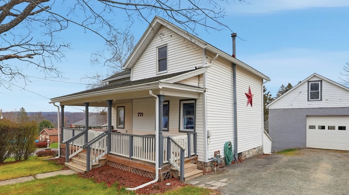 Flint Heritage Family Home