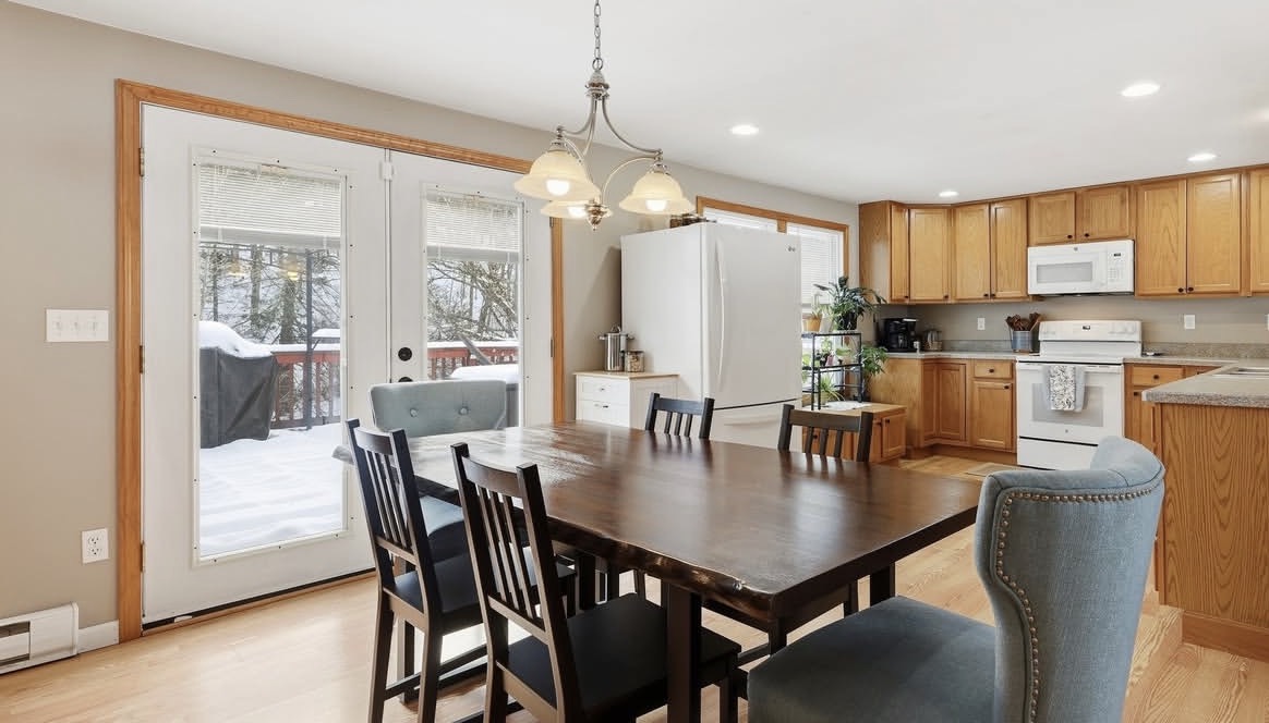 Novi Lakeshore Modern Home