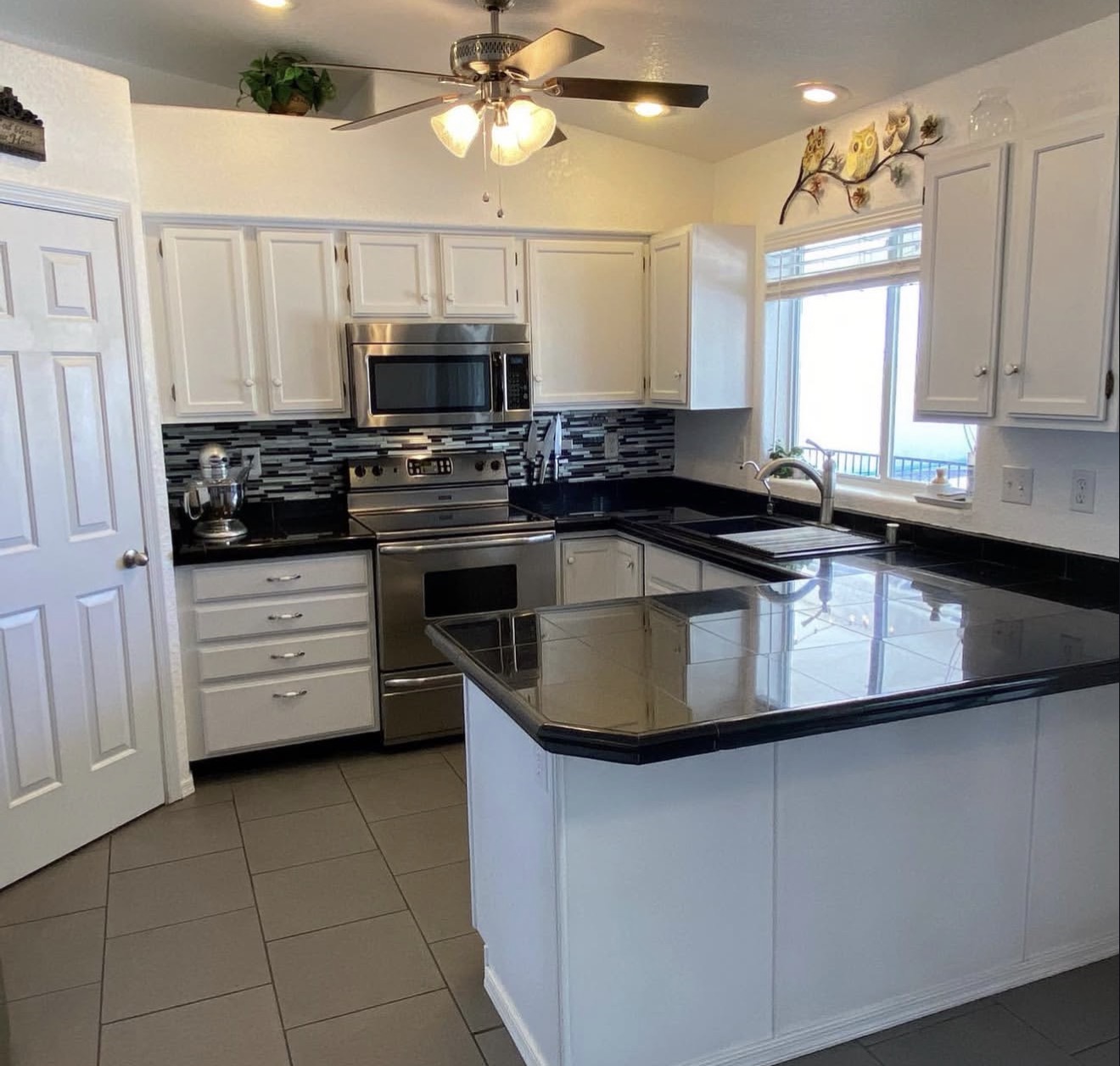 Sapphire Lake Retreat