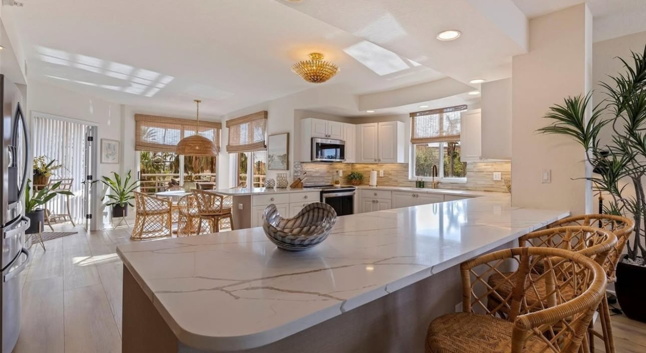 Sunset Valley Apartment