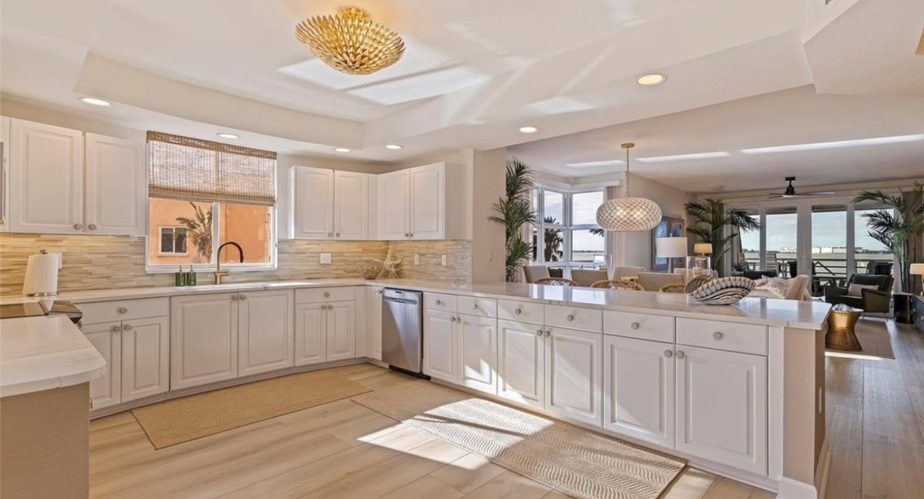 Sunset Valley Apartment