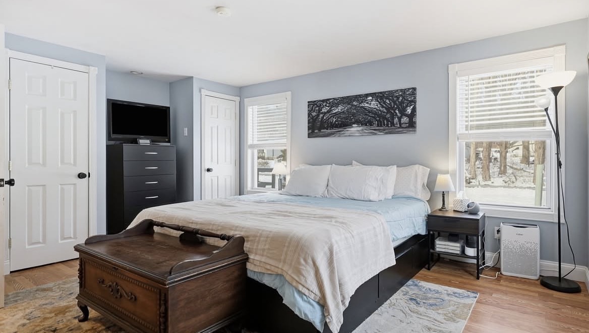 Novi Lakeshore Modern Home