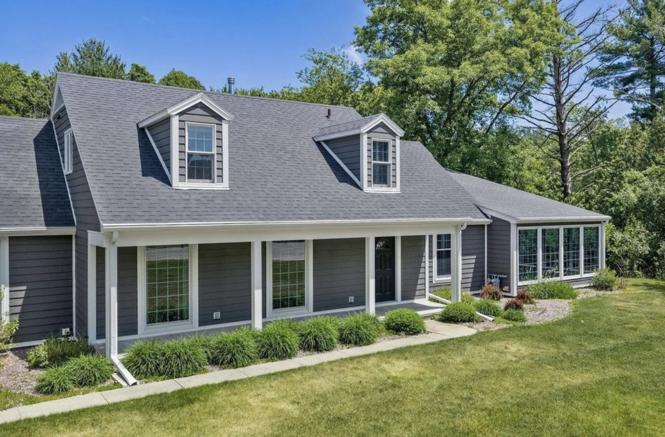     Oak Creek Manor