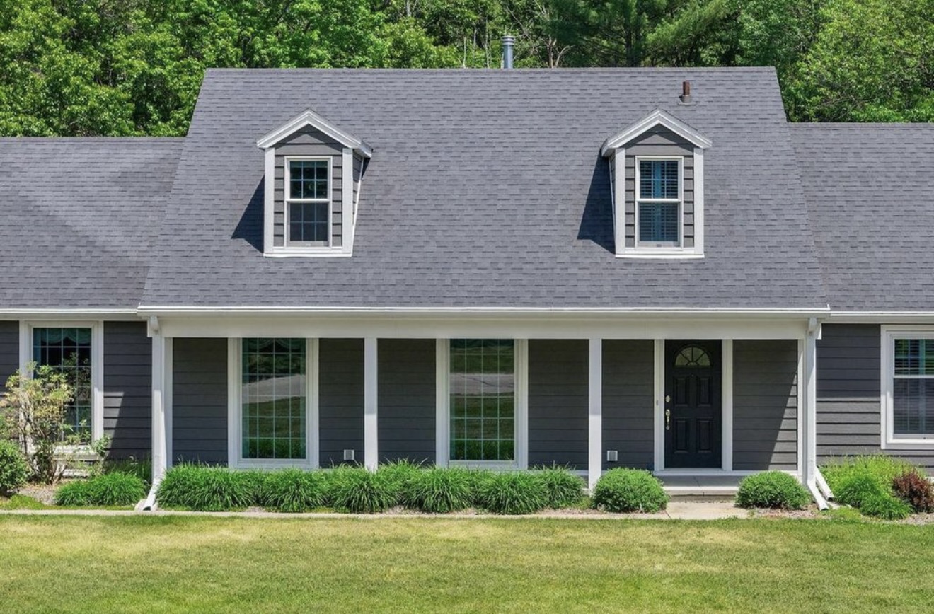     Oak Creek Manor