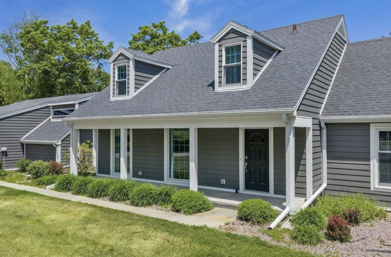     Oak Creek Manor