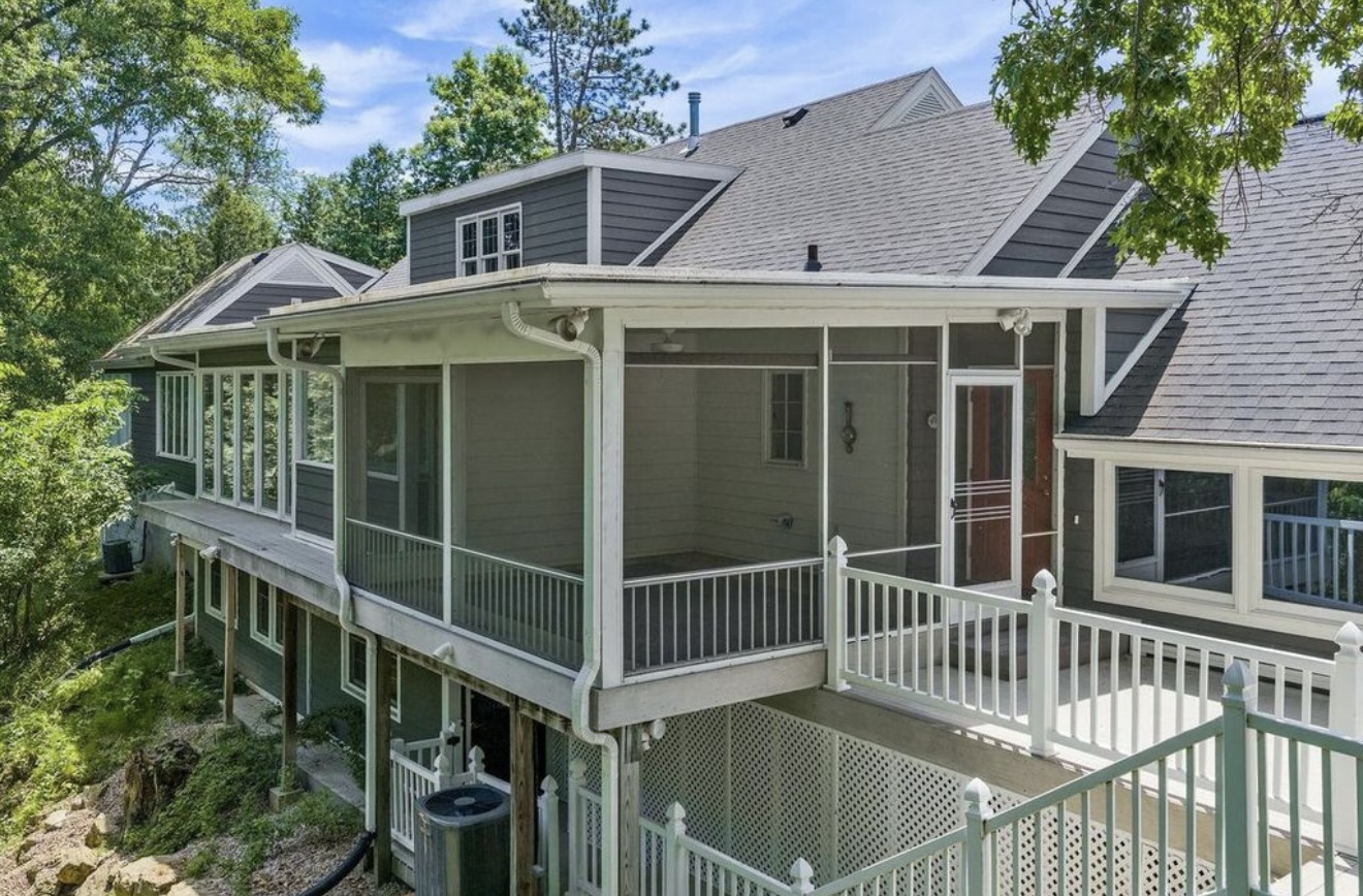     Oak Creek Manor