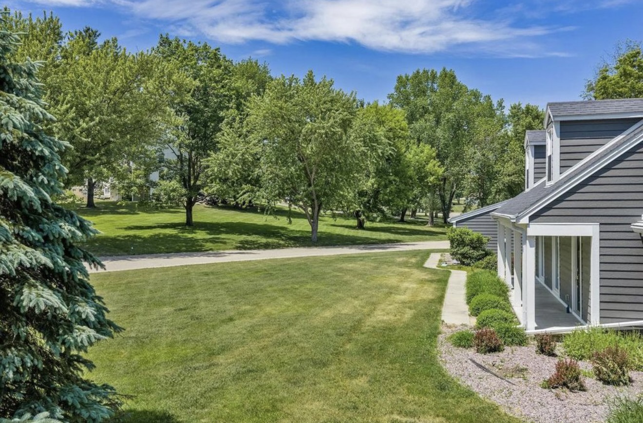     Oak Creek Manor