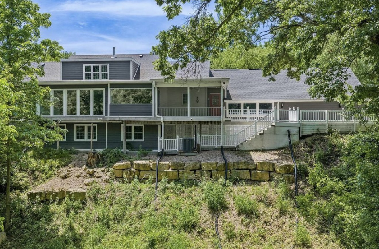     Oak Creek Manor