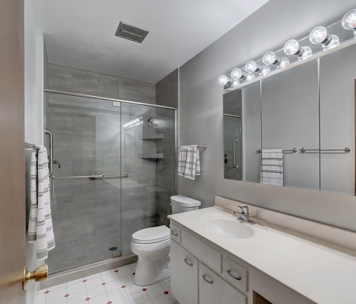 Silver Lake Grand Estate