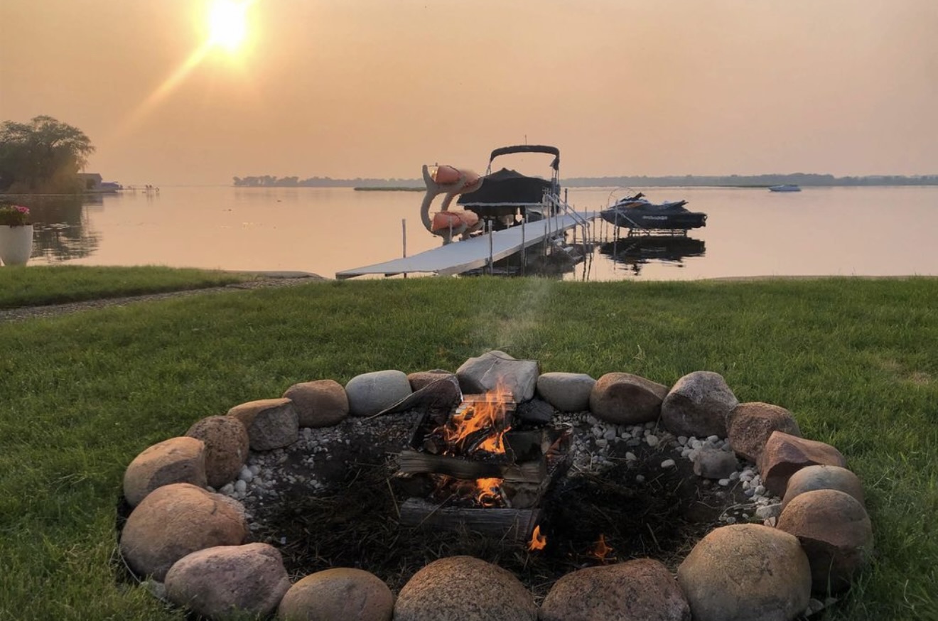     Lakeside Residence